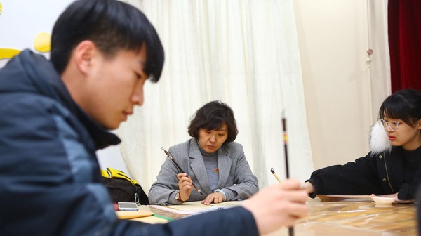 一縷墨香育才情 一紙素箋書師篇 鞍山道小學開展書法培訓(xùn)