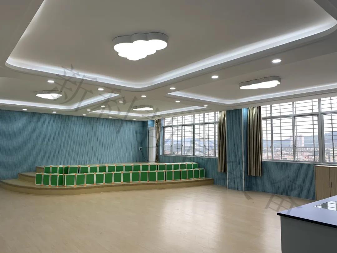 <a href='http://m.ea-led.com/chanpin/58-1.html' target='1' style='font-size:18px; font-weight:bold; color:#000000;'>音樂室</a>1