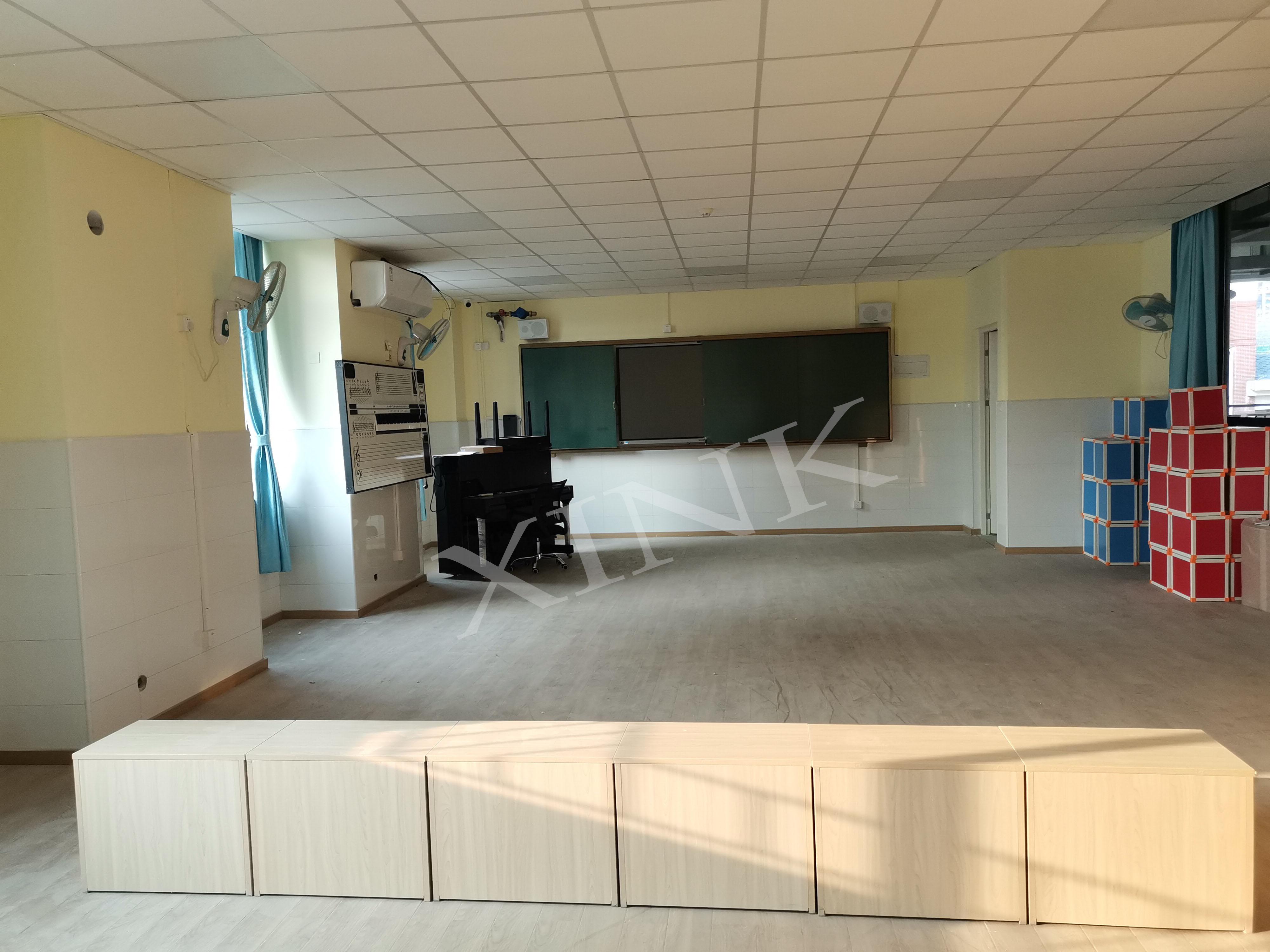 音樂<a href='http://m.ea-led.com/chanpin/59-1.html' target='1' style='font-size:18px; font-weight:bold; color:#000000;'>舞蹈室</a>