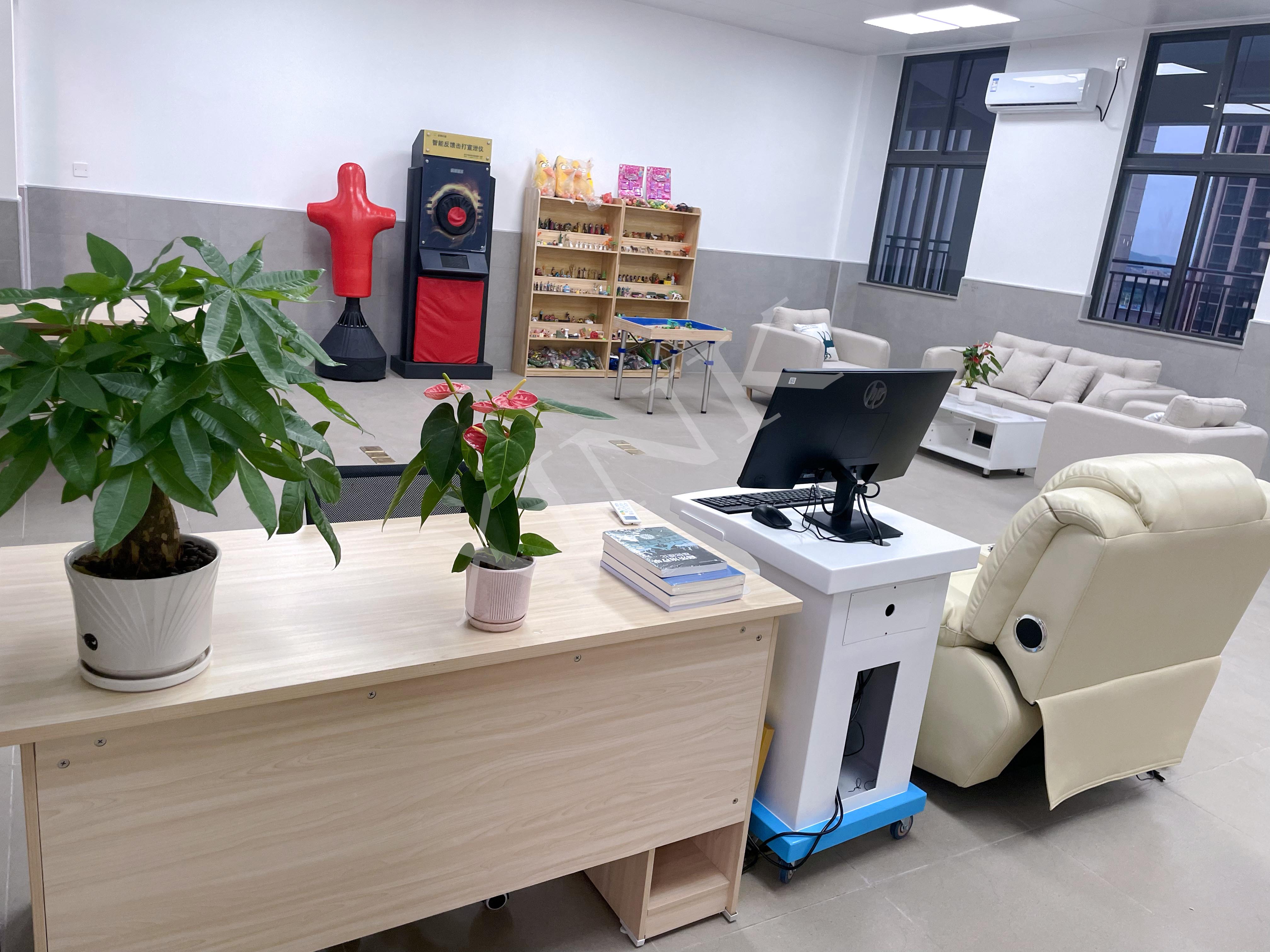 <a href='http://m.ea-led.com' target='1' style='font-size:14px; font-weight:bold; color:#0080ff;'>心理咨詢室</a>