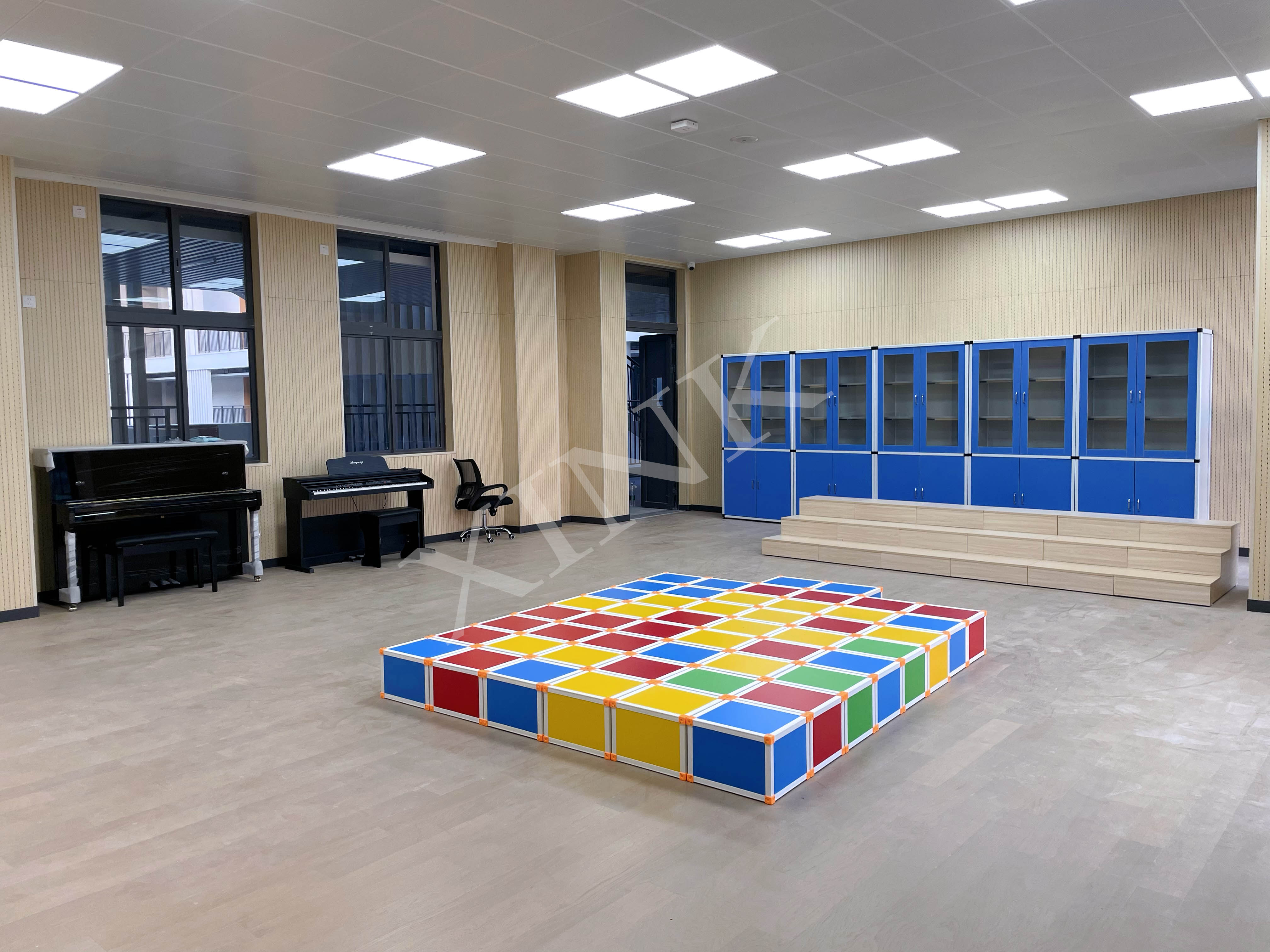 <a href='http://m.ea-led.com/chanpin/59-1.html' target='1' style='font-size:18px; font-weight:bold; color:#000000;'>舞蹈室</a>