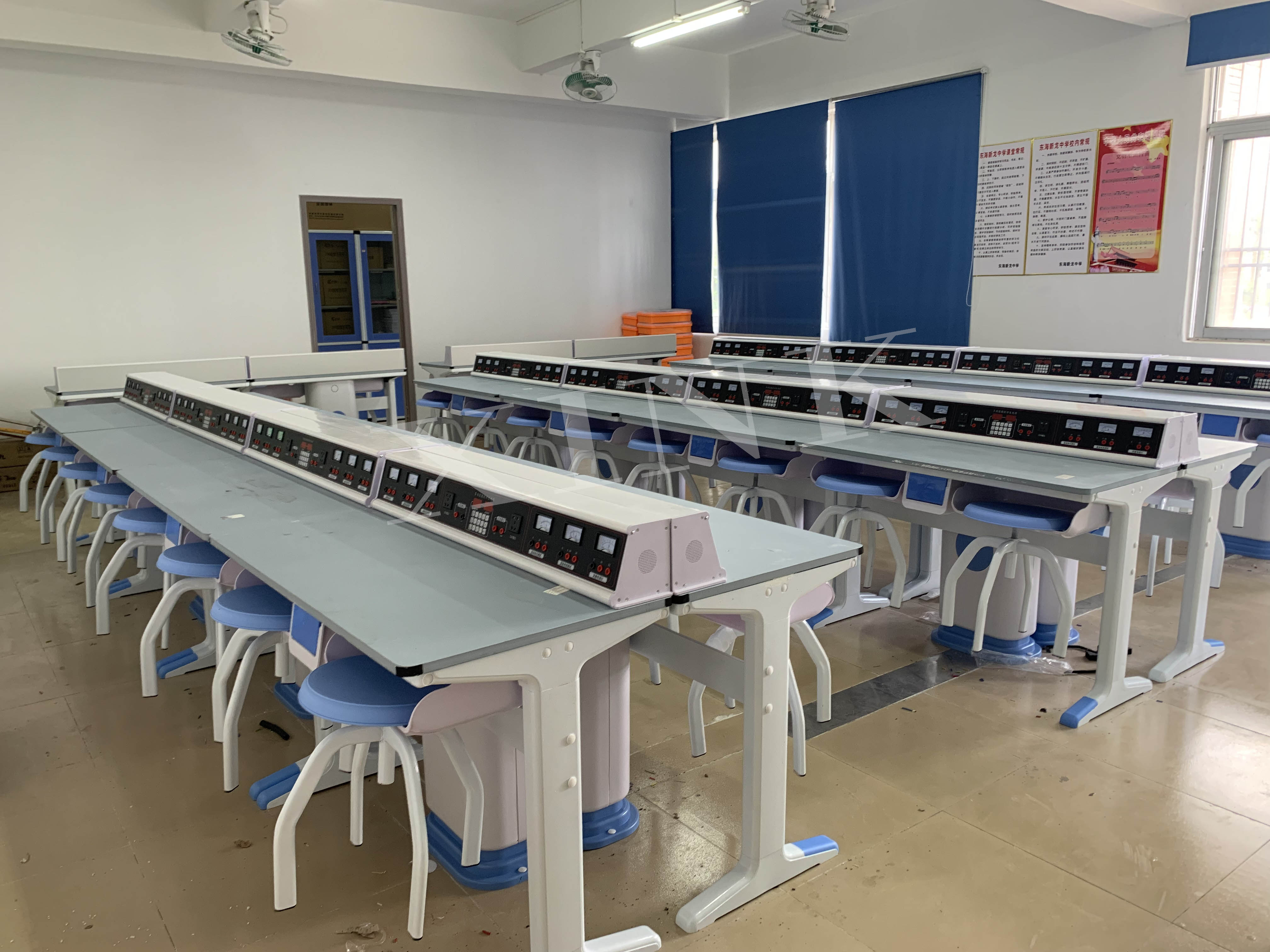 <a href='http://m.ea-led.com/' target='1' style='font-size:14px; font-weight:bold; color:#0080ff;'>物理實驗室</a>