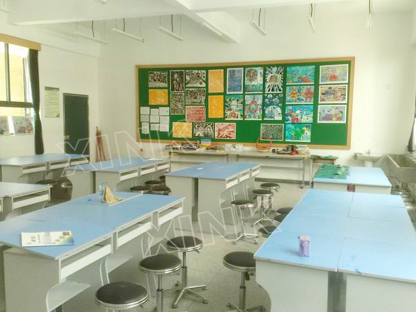 <a href='http://m.ea-led.com/chanpin/56-1.html' target='1' style='font-size:18px; font-weight:bold; color:#000000;'>美術功能室</a>