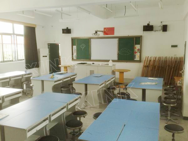 <a href='http://m.ea-led.com/chanpin/56-1.html' target='1' style='font-size:18px; font-weight:bold; color:#000000;'>美術功能室</a>2