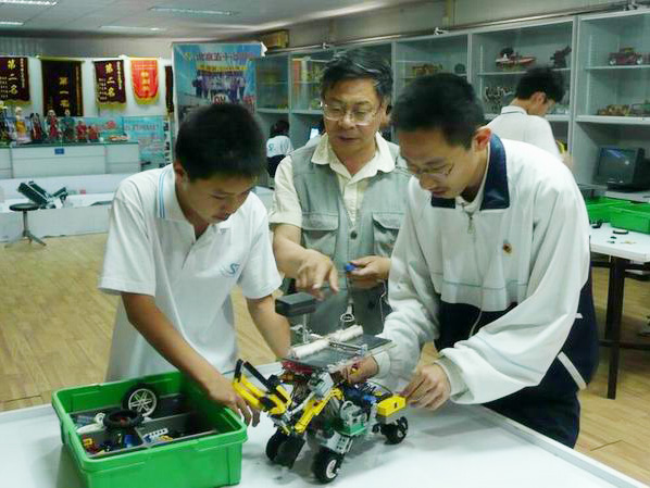 <a href='http://m.ea-led.com/chanpin/60-1.html' target='1' style='font-size:18px; font-weight:bold; color:#000000;'>機器人功能室</a>5