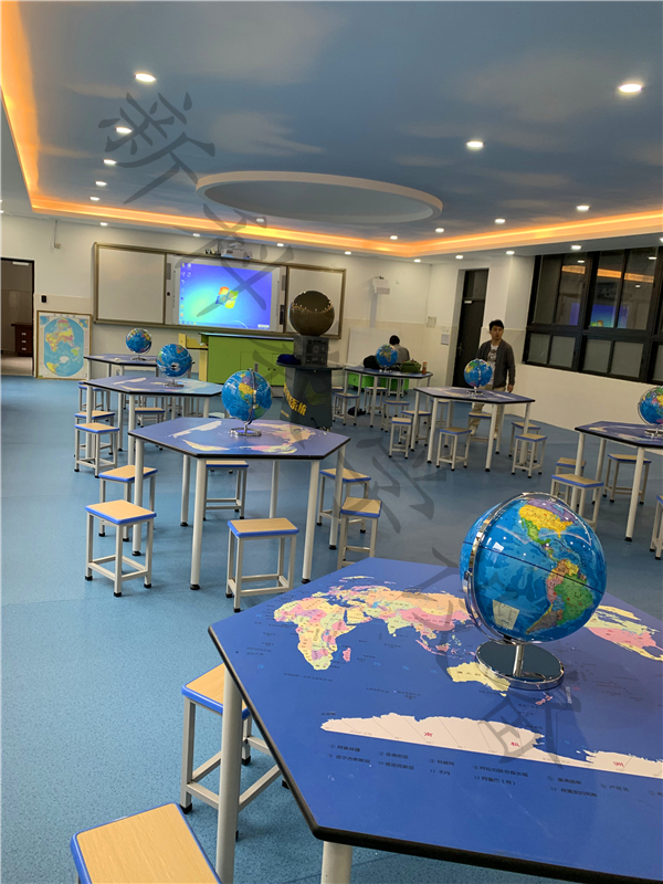 <a href='http://m.ea-led.com/chanpinyiji/42-1.html' target='1' style='font-size:14px; font-weight:bold; color:#0080ff;'>地理專用教室</a>